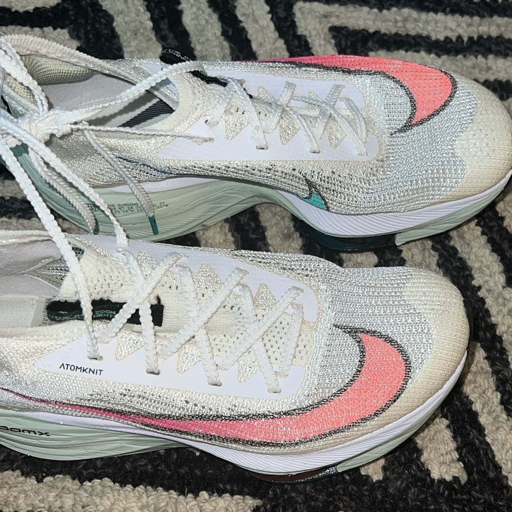 Nike White and Red Athletic Sneakers - Picture 3 of 6
